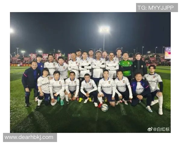 1981年足球明星阵容回顾与分析展现传奇球员的辉煌瞬间