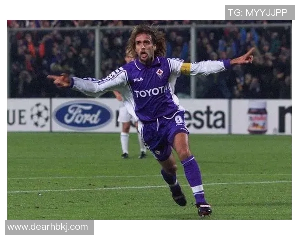 8号足球明星代表的传奇之路与辉煌成就探秘