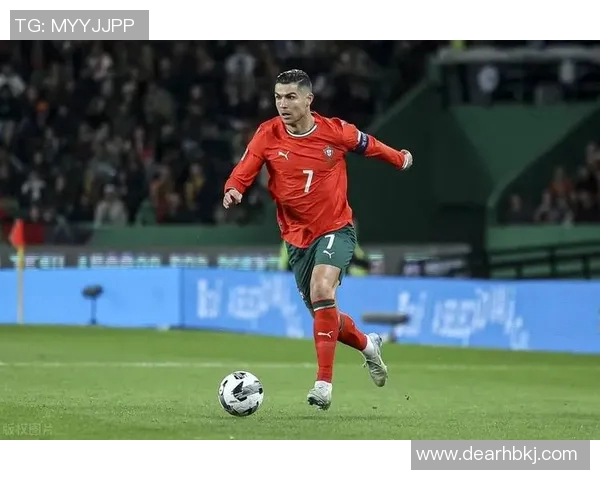 C罗独特头发造型解析：从经典到创新的足球明星风格演变