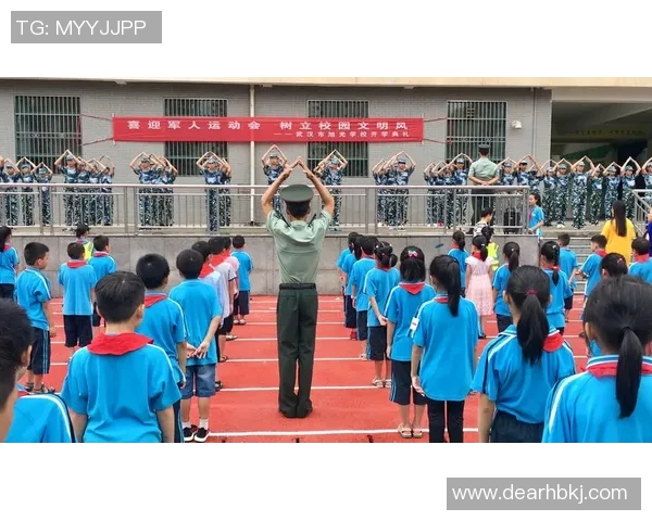 勤俭持家的足球明星如何用智慧与努力书写人生传奇