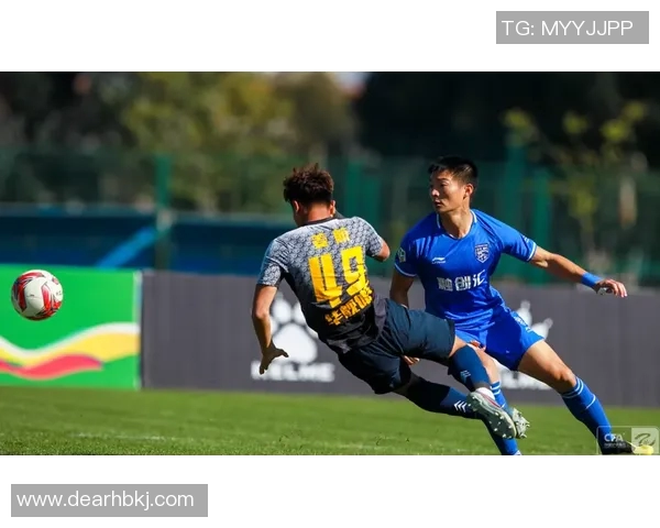 武汉篮球队在邀请赛中以98分高居积分榜首位展现强劲实力